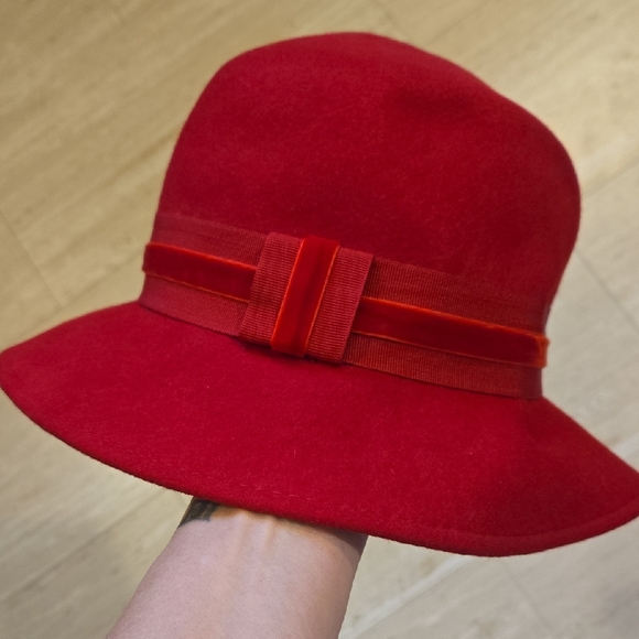 Nine West Accessories - Nine West Stylish Red 100% Wool Hat